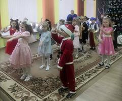 Здравствуй, праздник новогодний или как встречали Деда Мороза в нашем детском саду