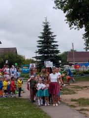 Театрализованное праздничное шествие в детском саду. С Днём независимости Республика Беларусь!