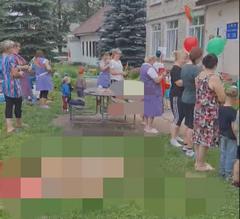 Театрализованное праздничное шествие в детском саду. С Днём независимости Республика Беларусь!