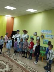 выставка совместных рисунков воспитанников и их родителей  на тему «Мой родны кут, як ты мне мілы!», 