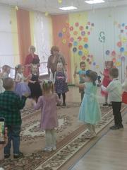 С наступающим 8 марта